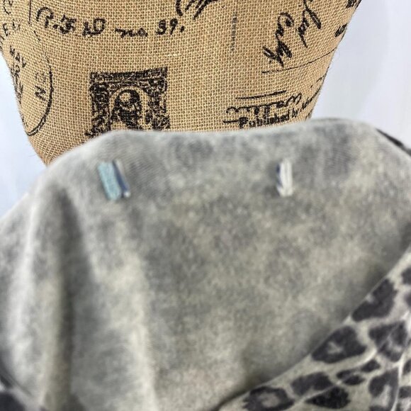 Cardigan Grey Animal Print Leopard Long Sleeve Button Front Size Small - Picture 4 of 7